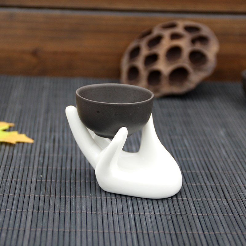 Ceramic Egg Holder Hand Shape Design - Image 4