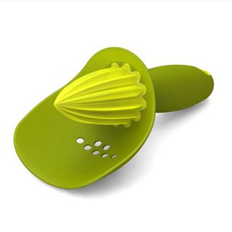 2-in-1 Citrus Juicer With Strainer - Image 3